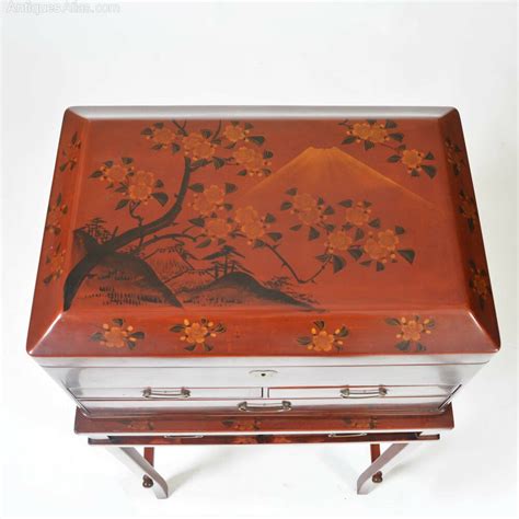 Japanese Red Lacquer Box 